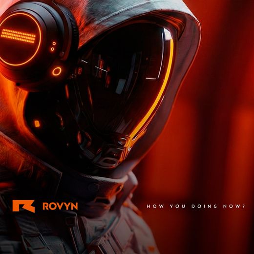 Ilustración de Rovyn: figura con casco futurista y luces naranjas